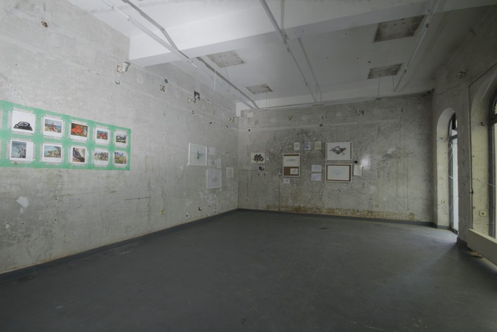Vedere de ansamblu a expoziției „The emperor of utopia” de Daniel Gaciu, Atelier 35, București